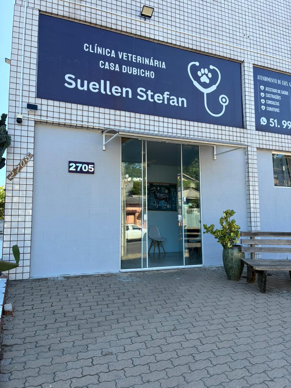 Estrutura acolhedora da clínica Suellen Stefan